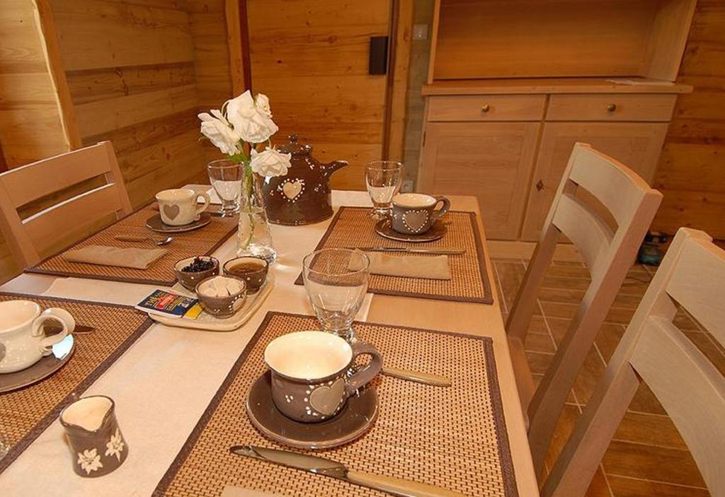 Chalet La Ferme De Noemie Mercury ภายนอก รูปภาพ