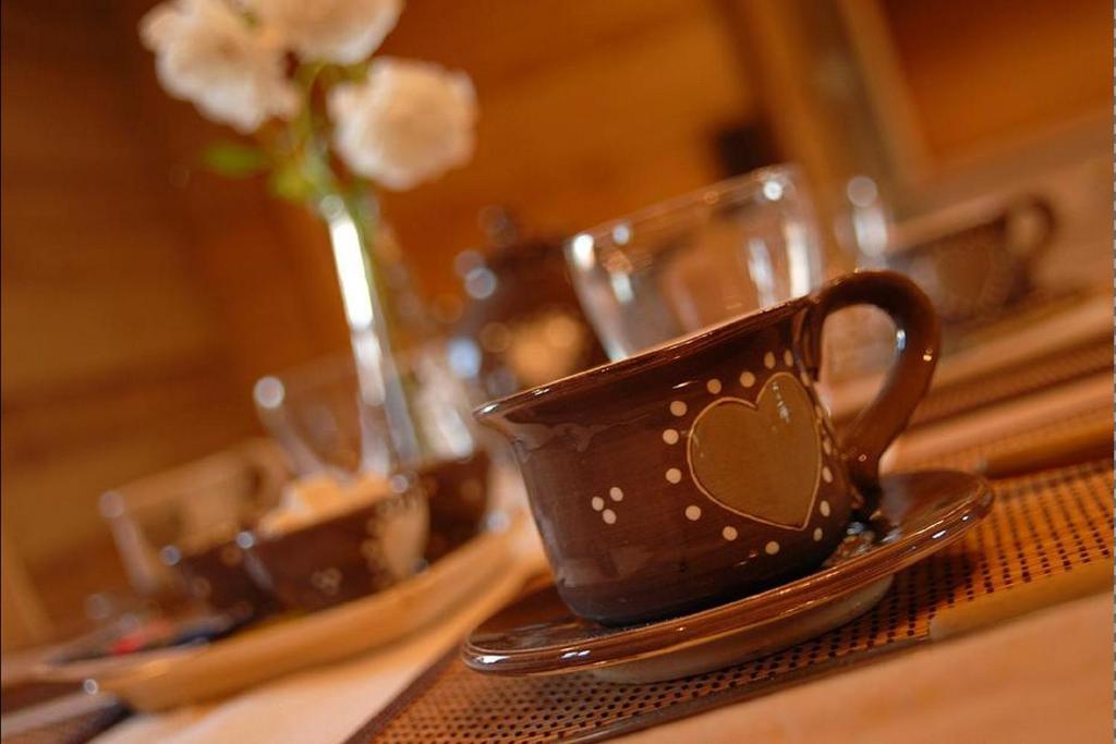 Chalet La Ferme De Noemie Mercury ภายนอก รูปภาพ
